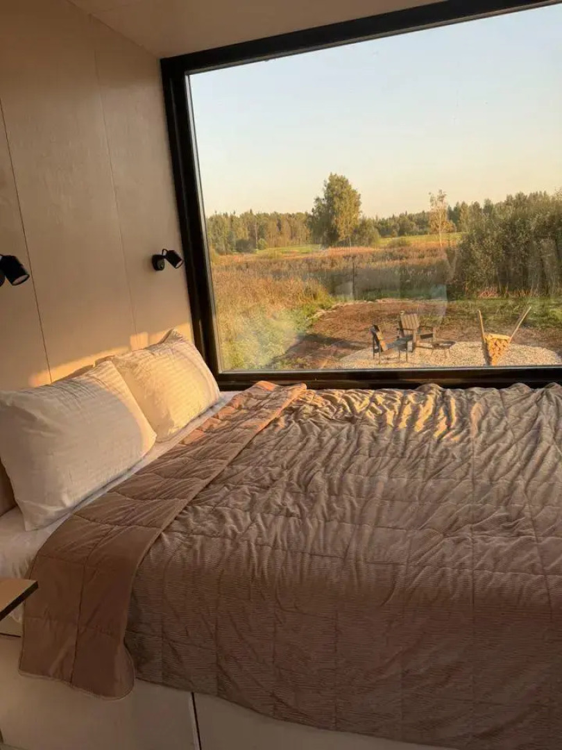 Домик у озера