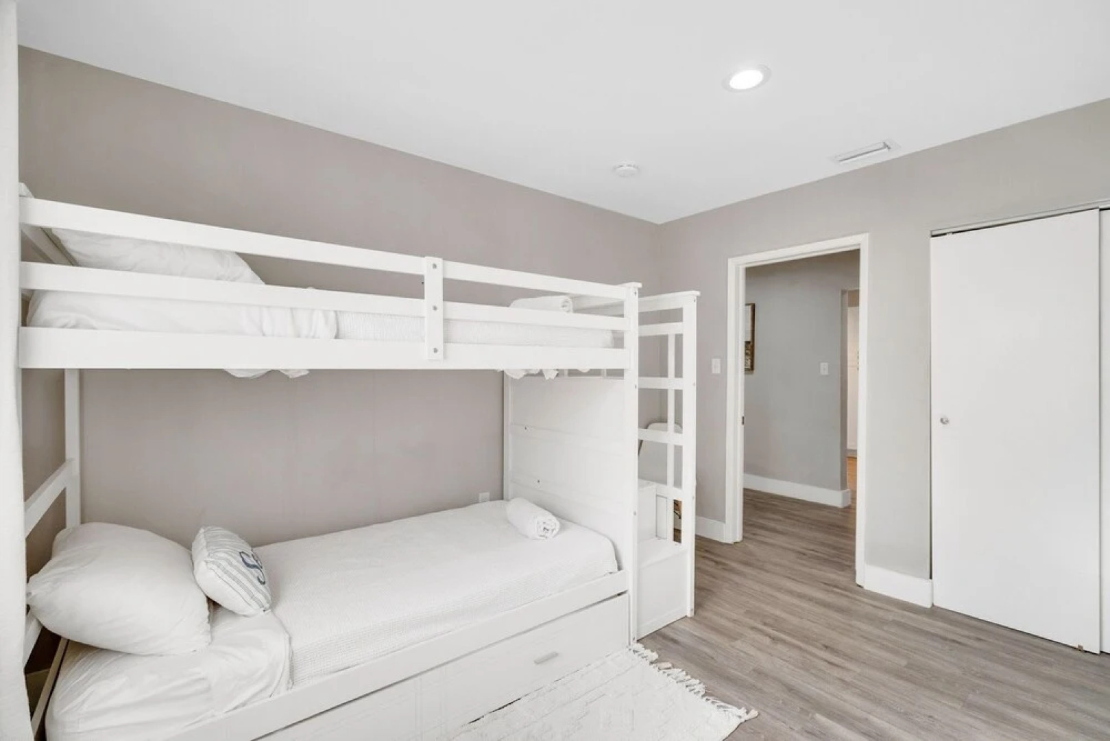 Tropical Oasis Retreat In Oakland Park, Fl 3 Bedroom Home by RedAwning