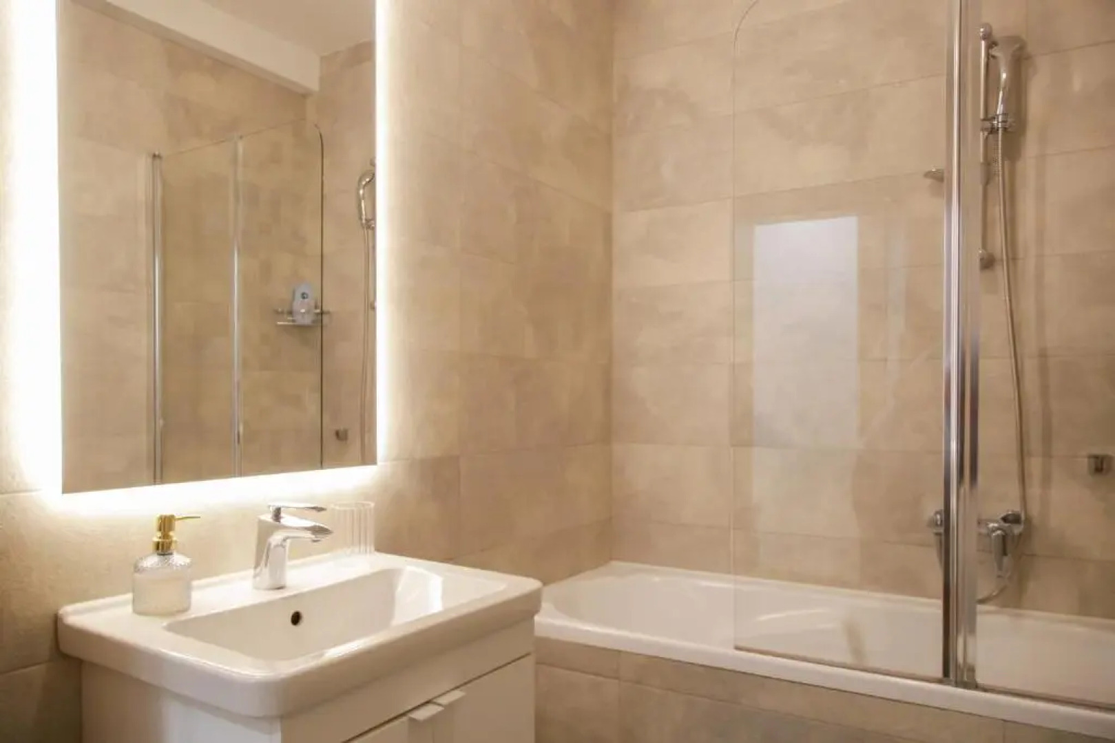 Supernova DeLuxe Residence