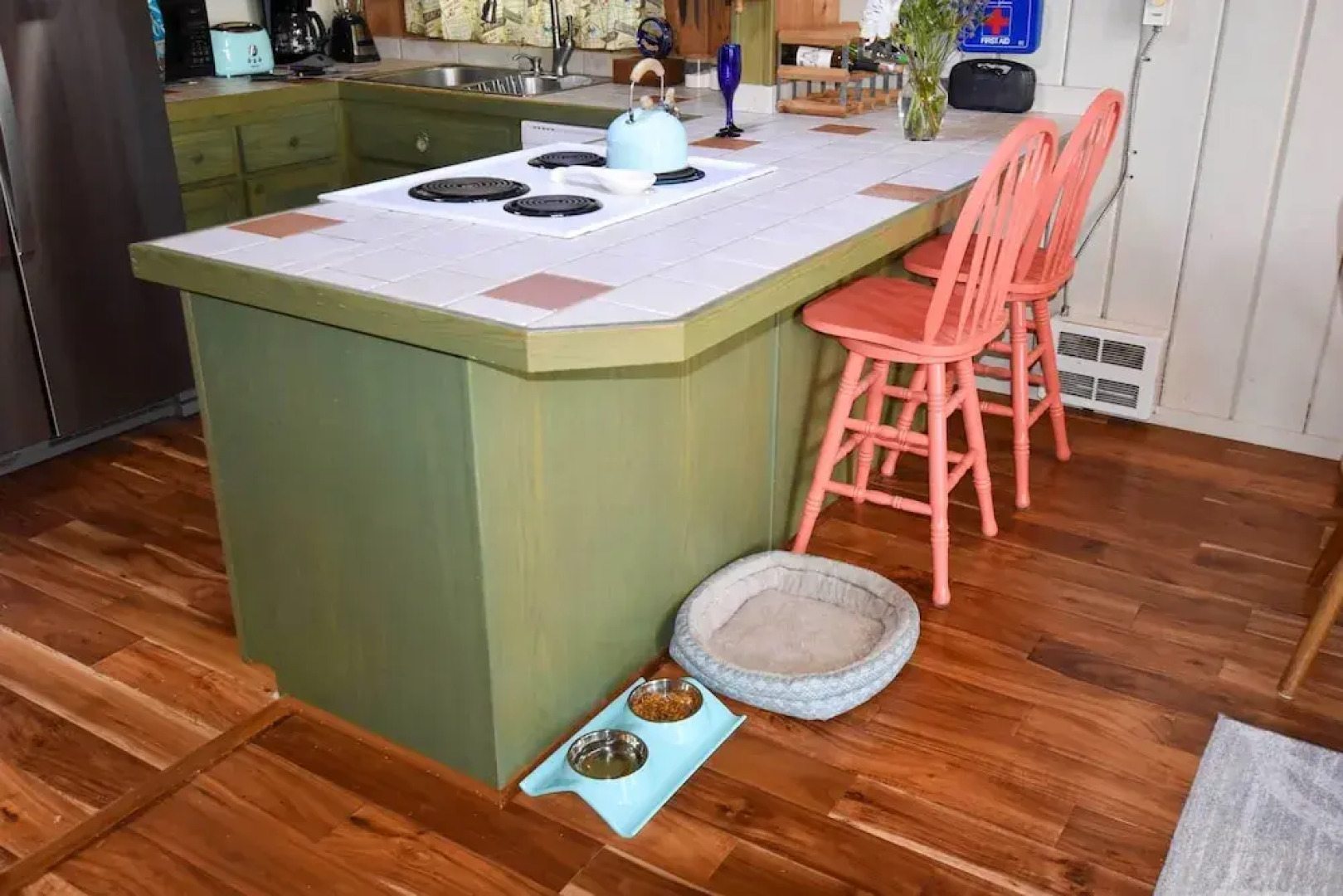 Unique Camano Cabin w/ Mountain + Water Views