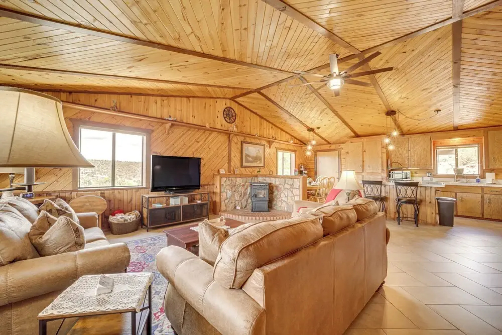 Mtn & Golf Course Views: Payson Retreat!