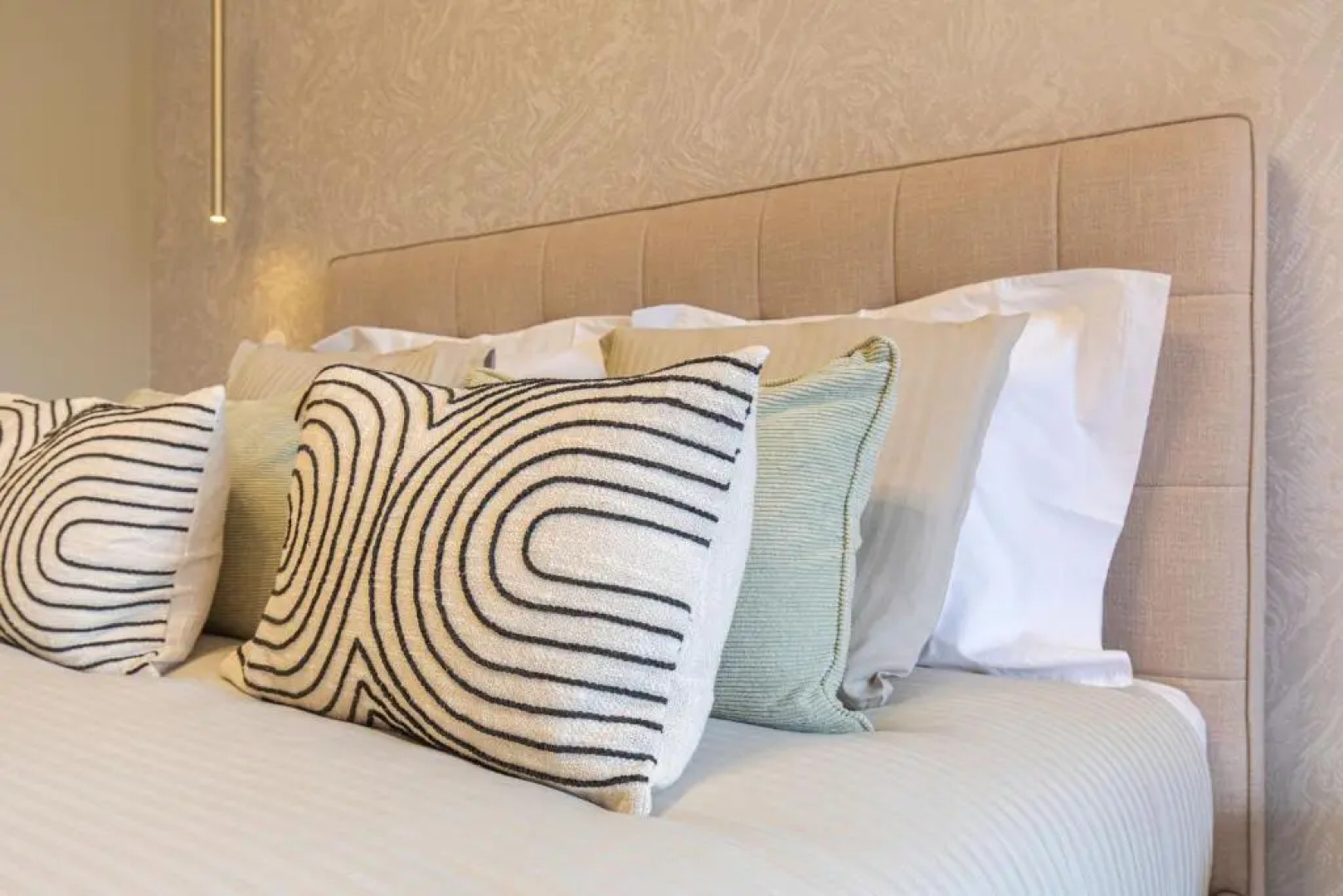 Deluxe 2BDR Apartment in Carcavelos by LovelyStay