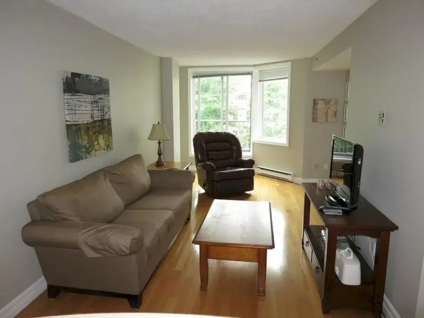 Moore Suites - Waterfront Place