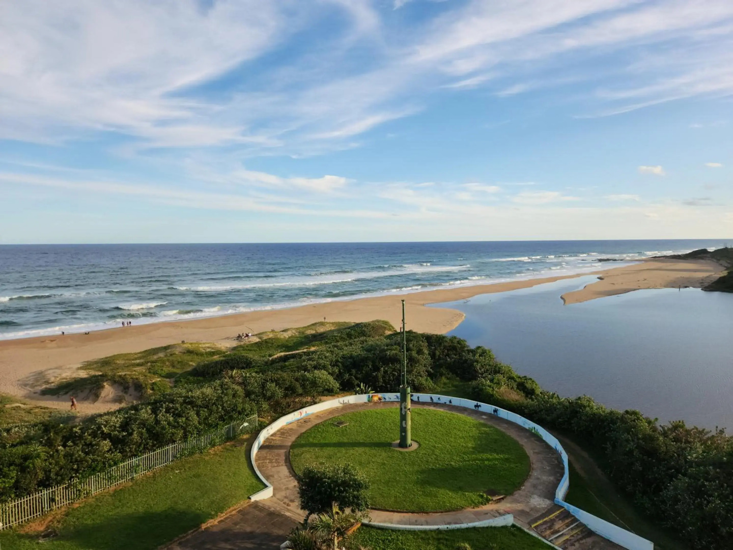 Beachside 3 bed apartment with stunning seaviews