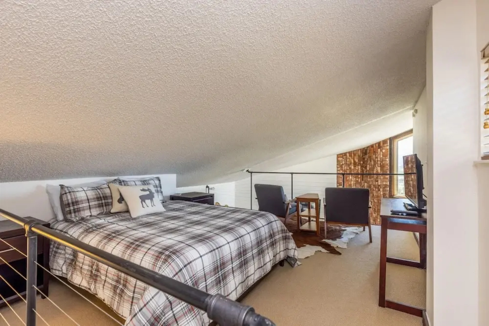 Silver Queen West, Building B, Unit 7137 by Summit County Mountain Retreats