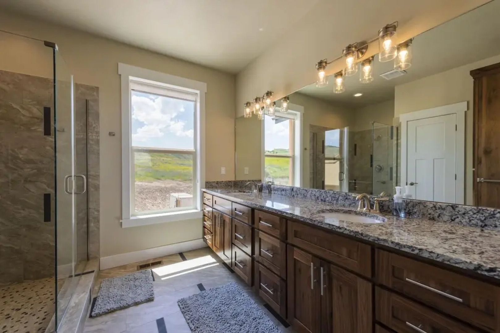 Lotus Lodge With Bear Lake Luxury Rentals