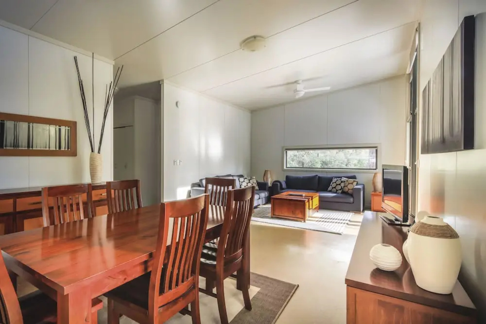 Yarrangobilly Caves House