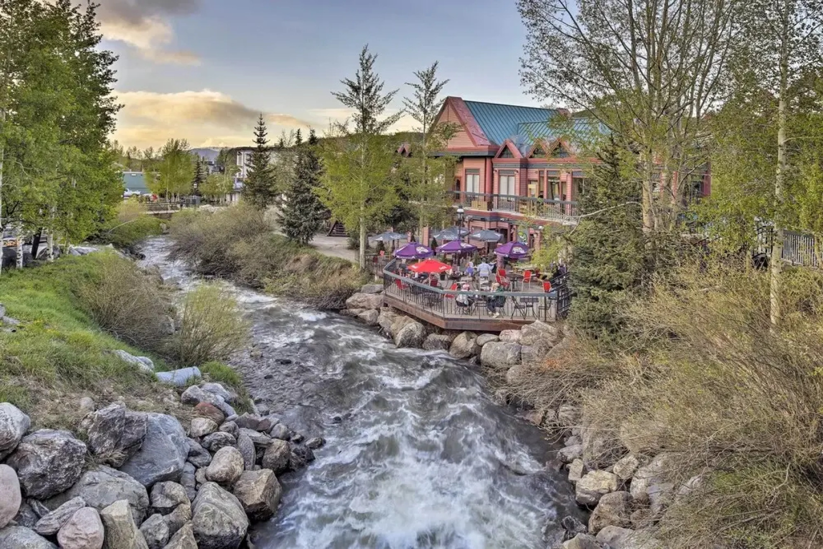 Lakefront Dillon Gem w/ Balcony: 6 Mi to Keystone