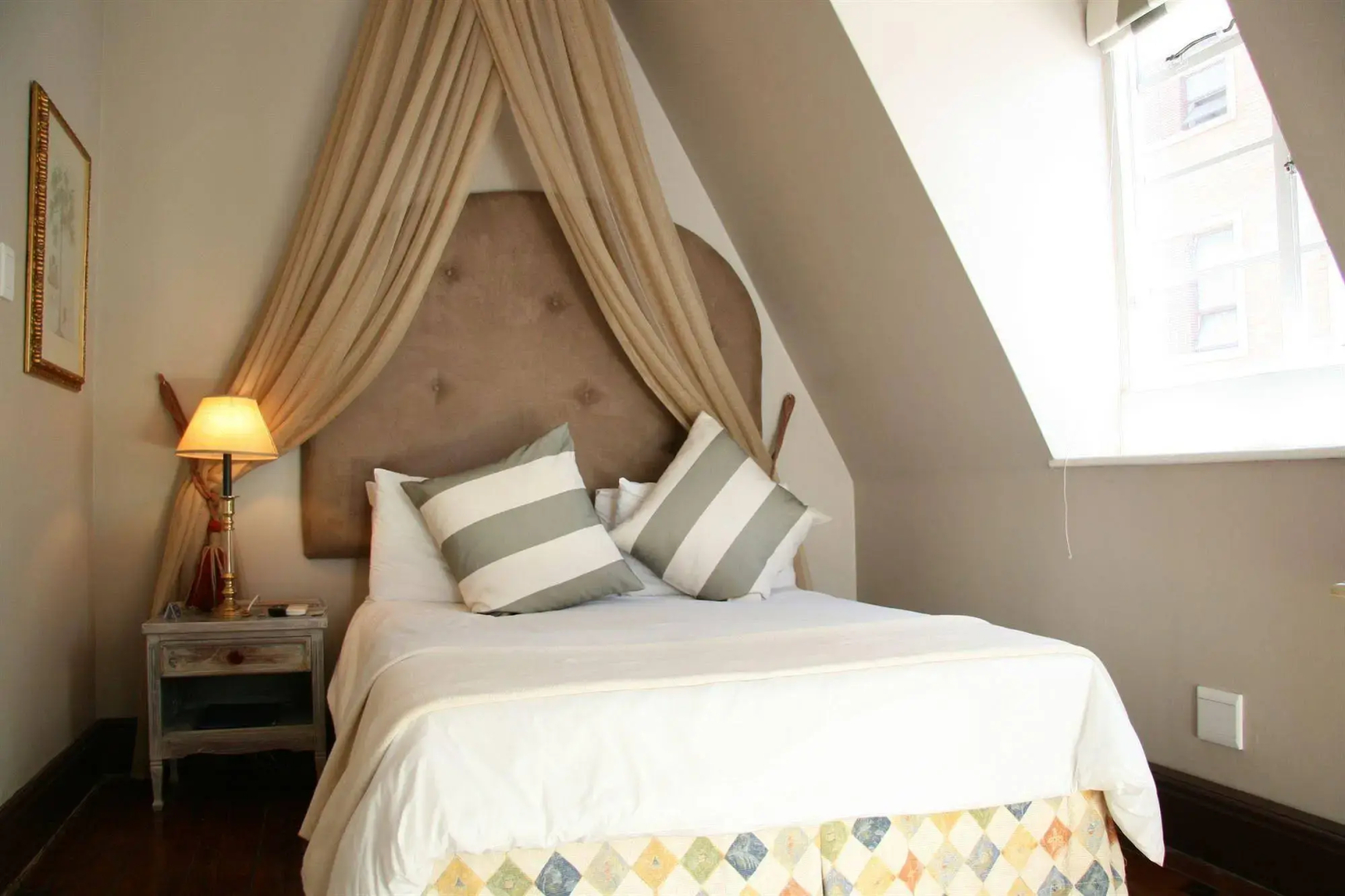 Tudor Hotel