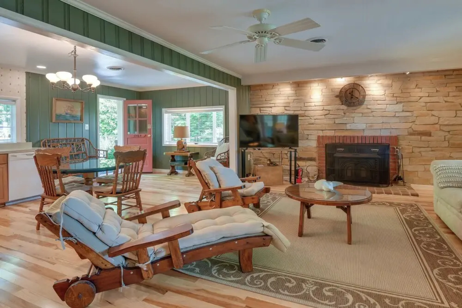 Waterfront Annapolis Home: Fire Pit & Fishing Pier