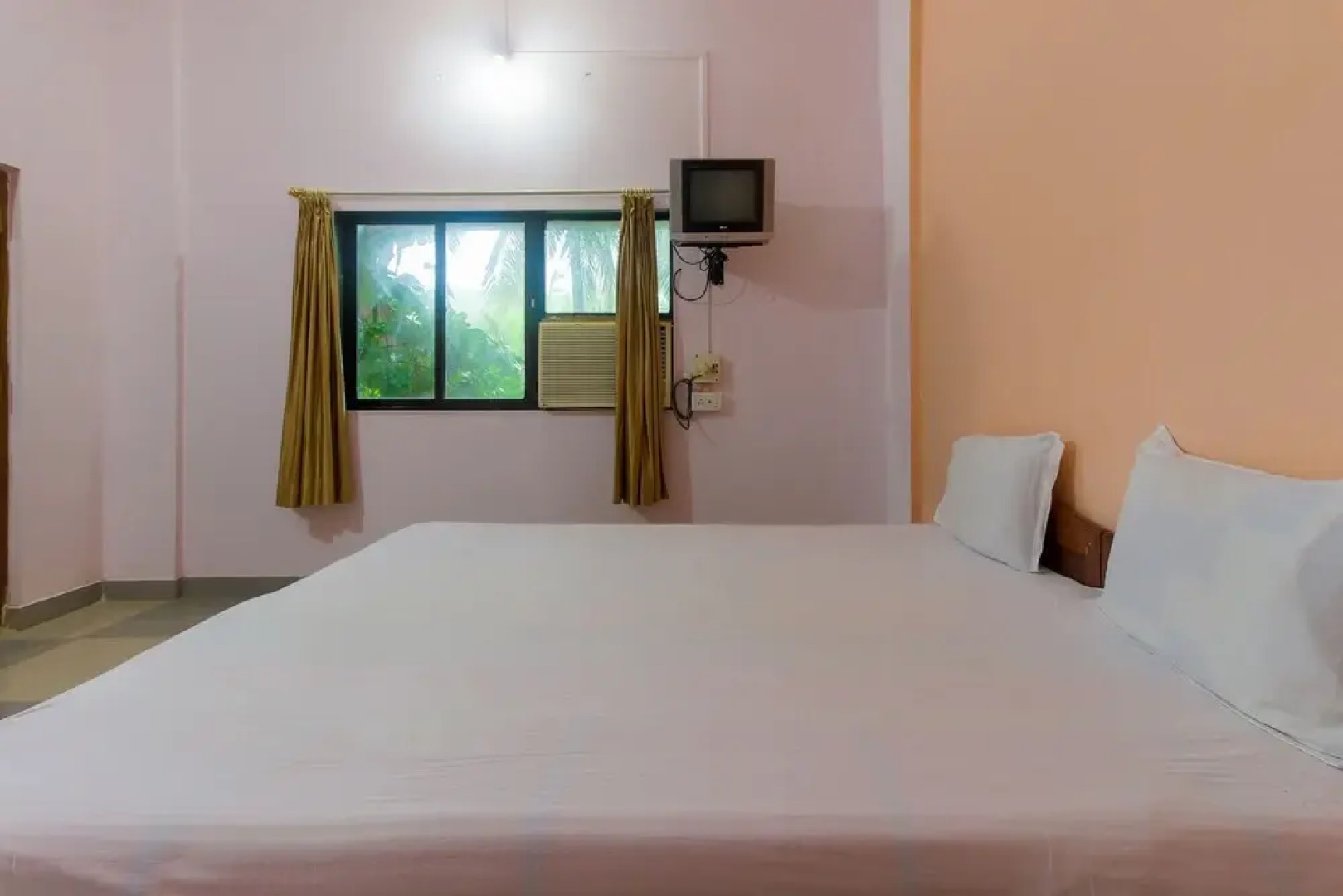 Spot on 44262 Jaideep Lodge