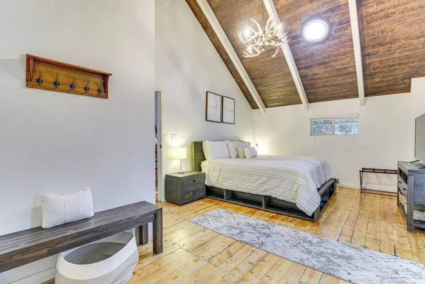 Family-friendly Lake Arrowhead Cabin w/ Game Room!