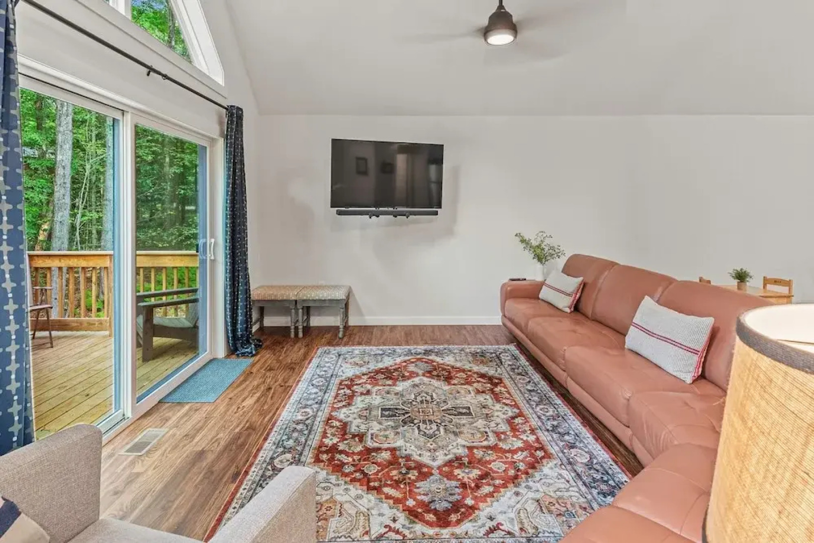 Happy Trails Chalet by Avantstay Sauna Deck Private Community Beach Access