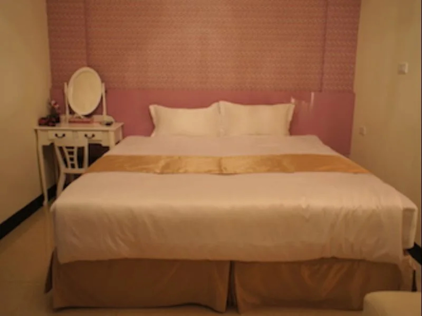 Four Seasons Duke Hostel