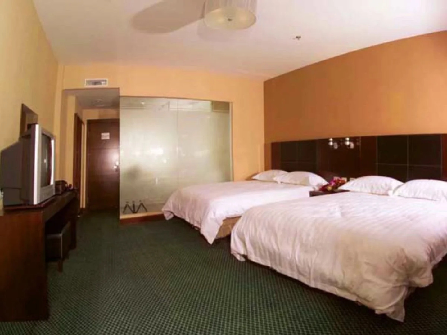 Longda Holiday Hotel