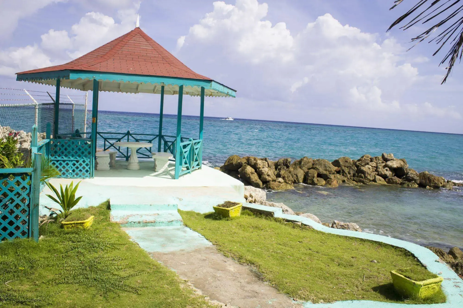 Chrisanns Beach Resort