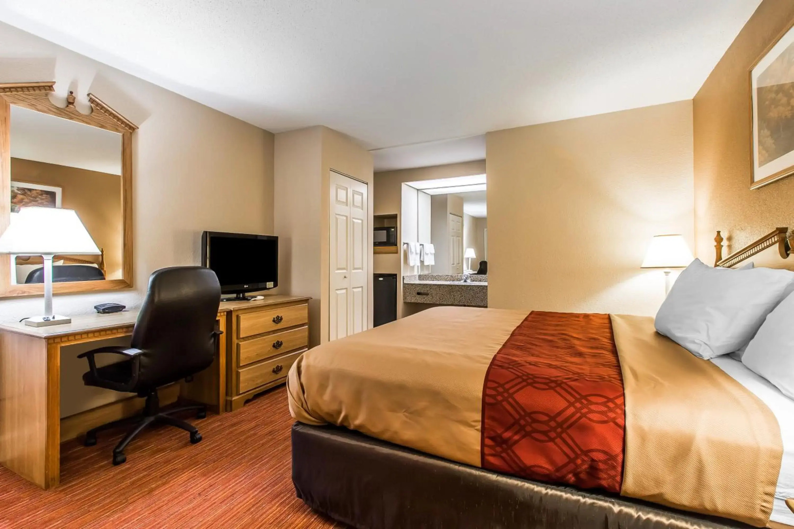 Econo Lodge Inn & Suites Huntsville University Area