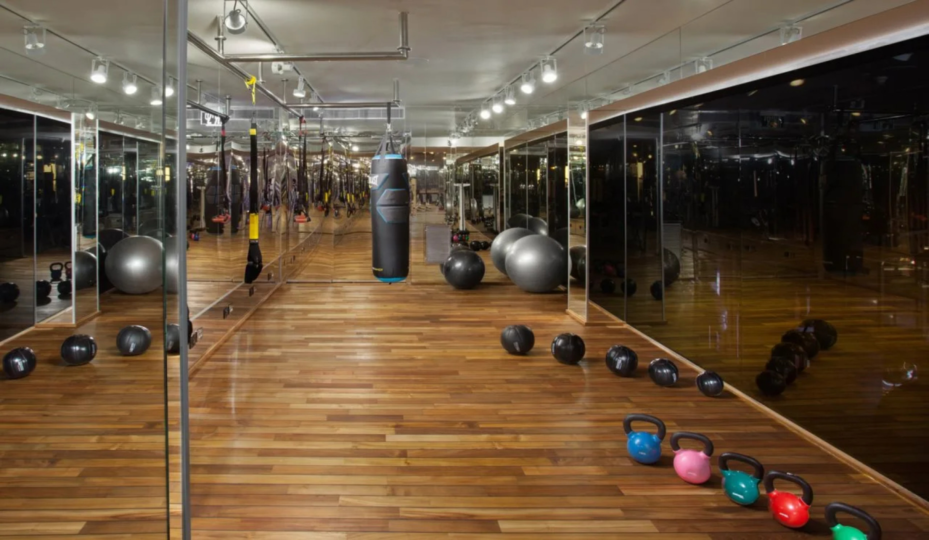 Alexander Hotel– Tel Aviv