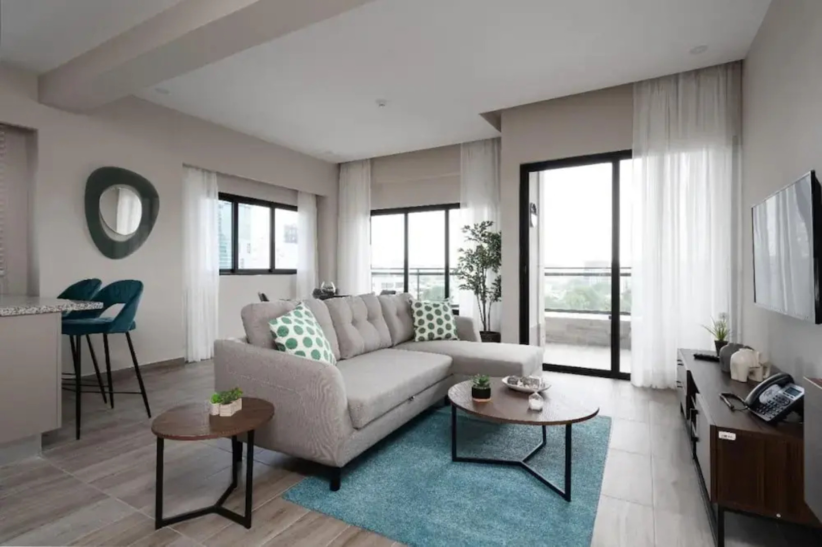 Breakfast Included - 2 Bedrooms - RL1 707