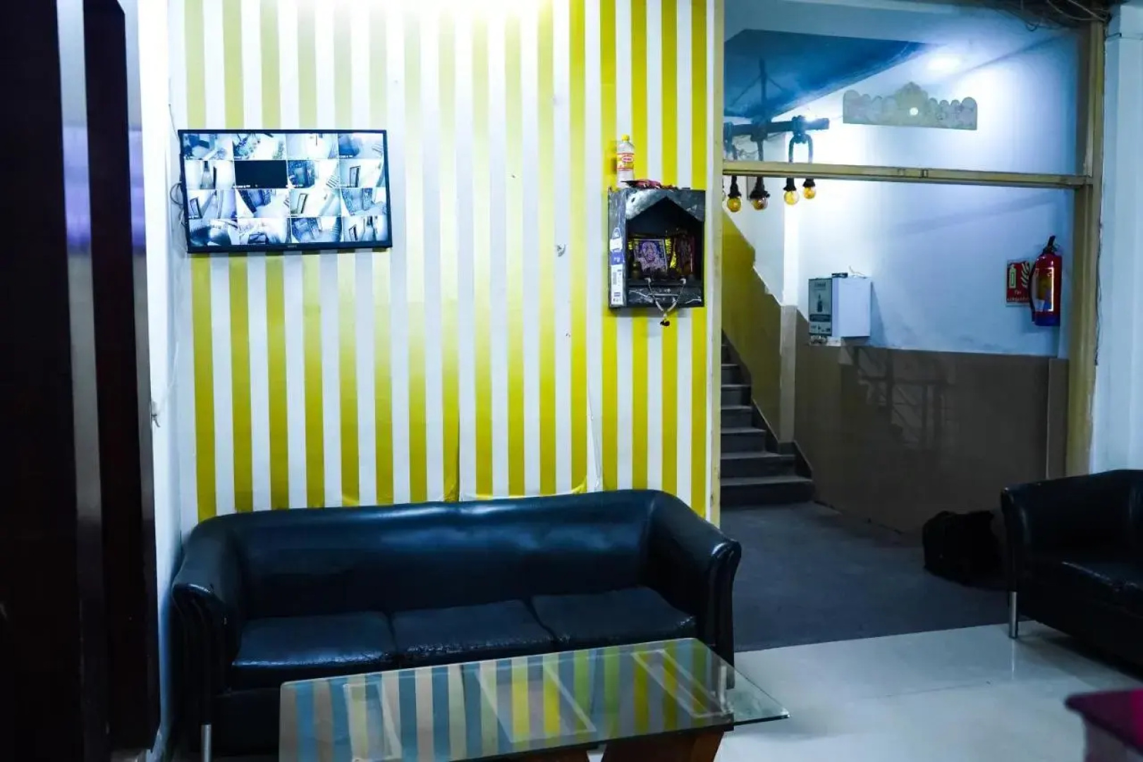 Hotel Cladis - Noida Sector 15 by OYO