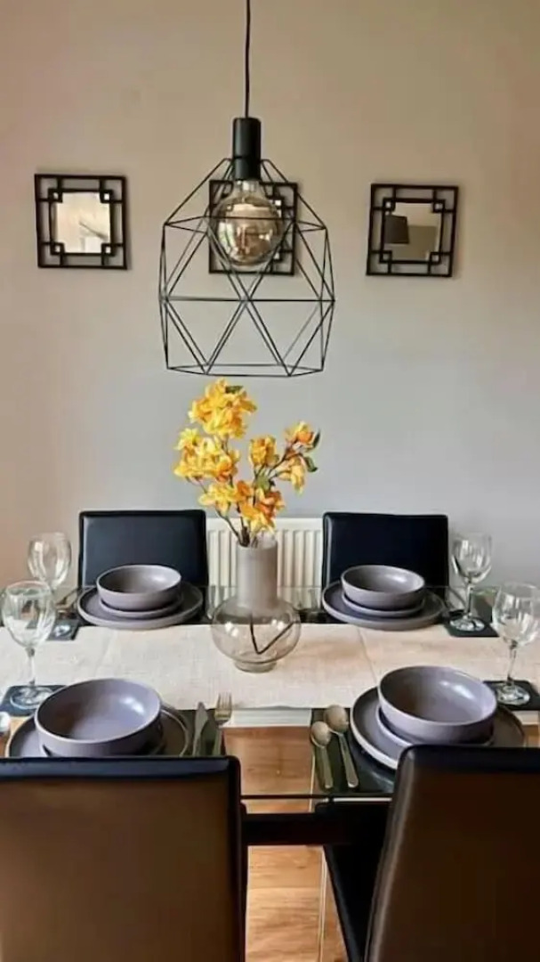 Modern 3 BR House for Contractors