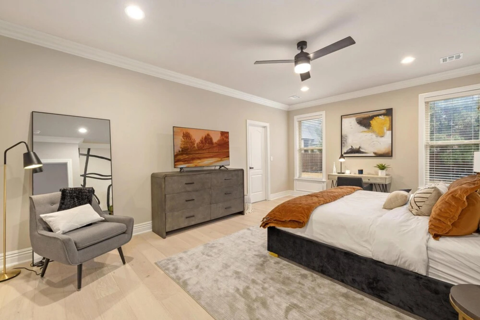 The Hearth House - Quiet Rogers Retreat - Newly Renovated