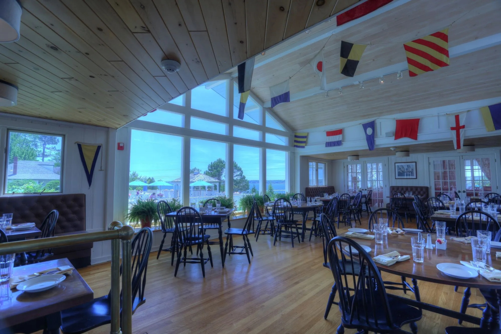 Spruce Point Inn