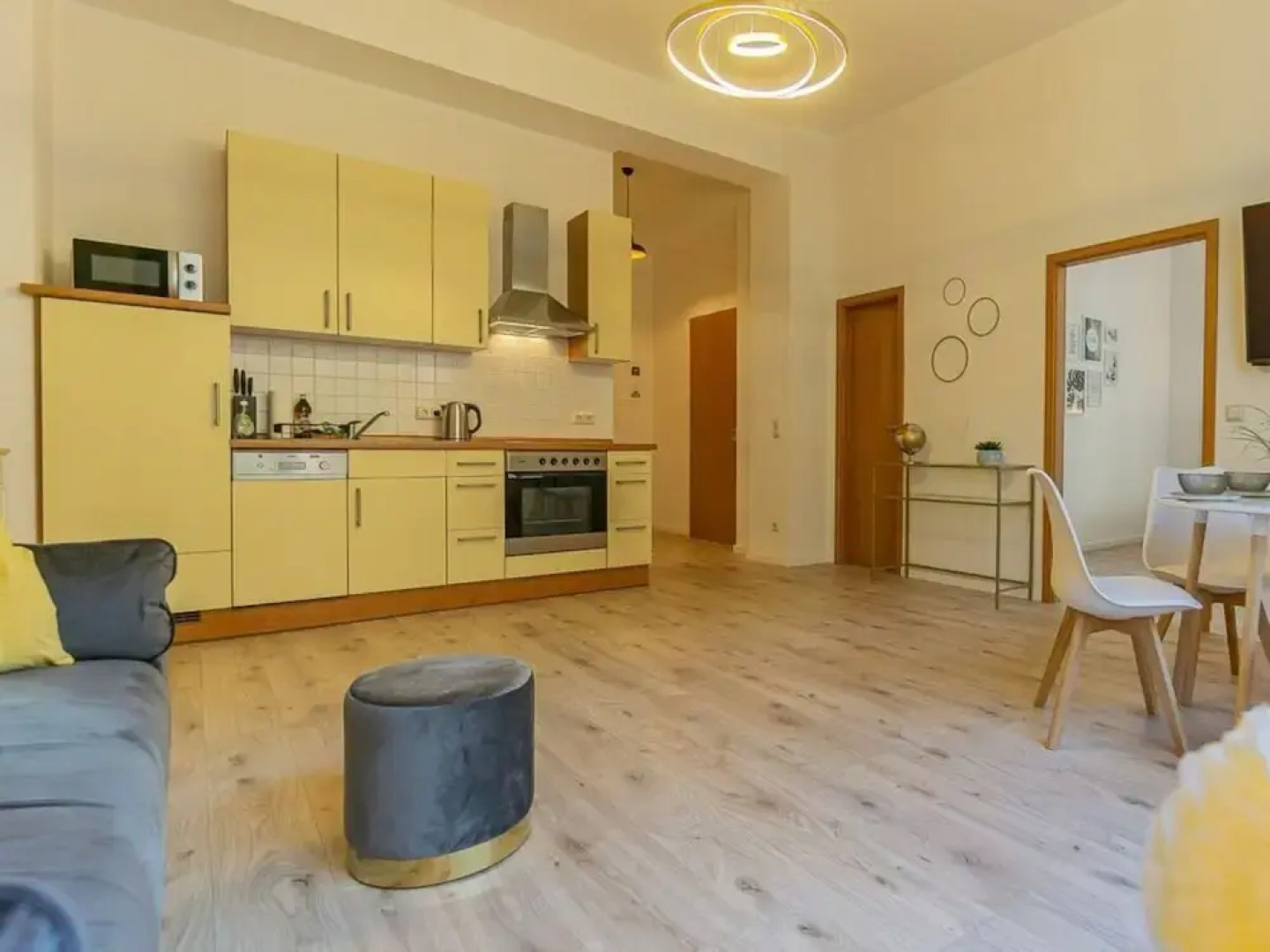 City Apartment Comfortable Holiday Residence