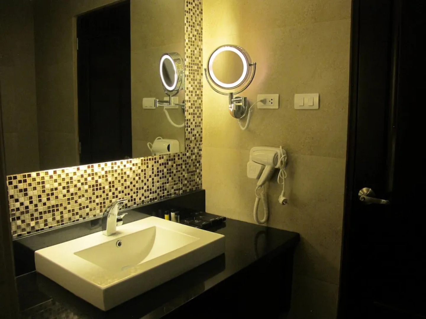 Kay Hotel & Residences