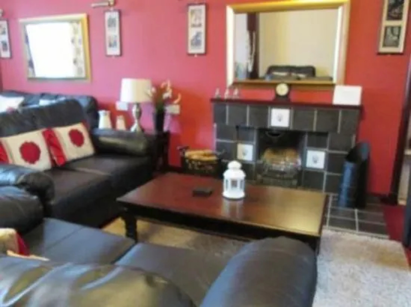 The Robertson Arms Hotel