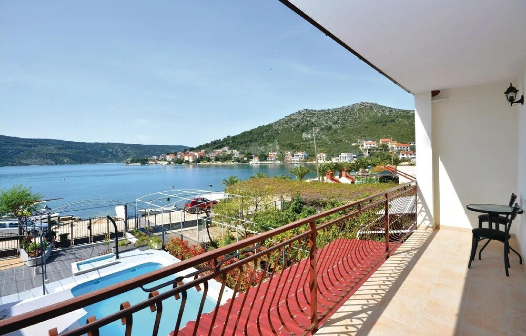 Stunning Home in Poljica With Wifi and 4 Bedrooms