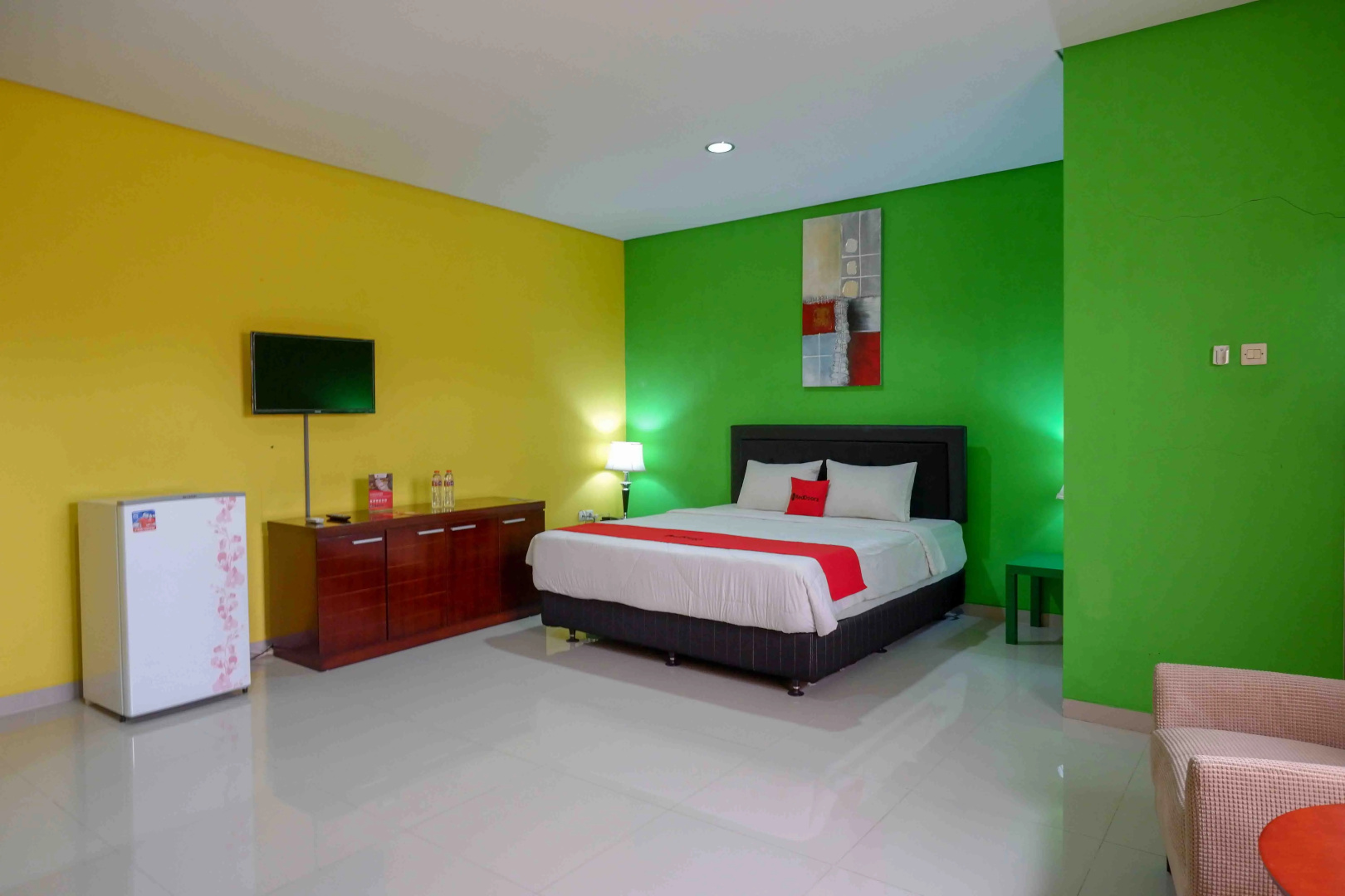RedDoorz near Bandara Adi Soemarmo Solo