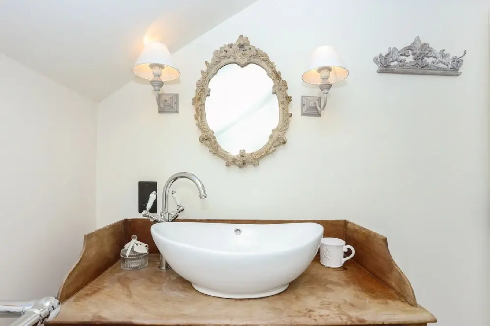 Classic Family Barn Conversion in Radcot
