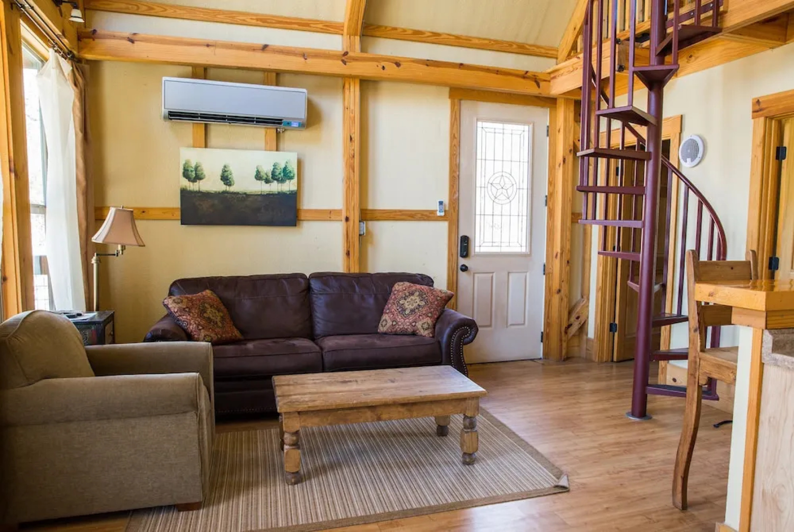 River Rd. Treehouses-Mourning Dove Haus