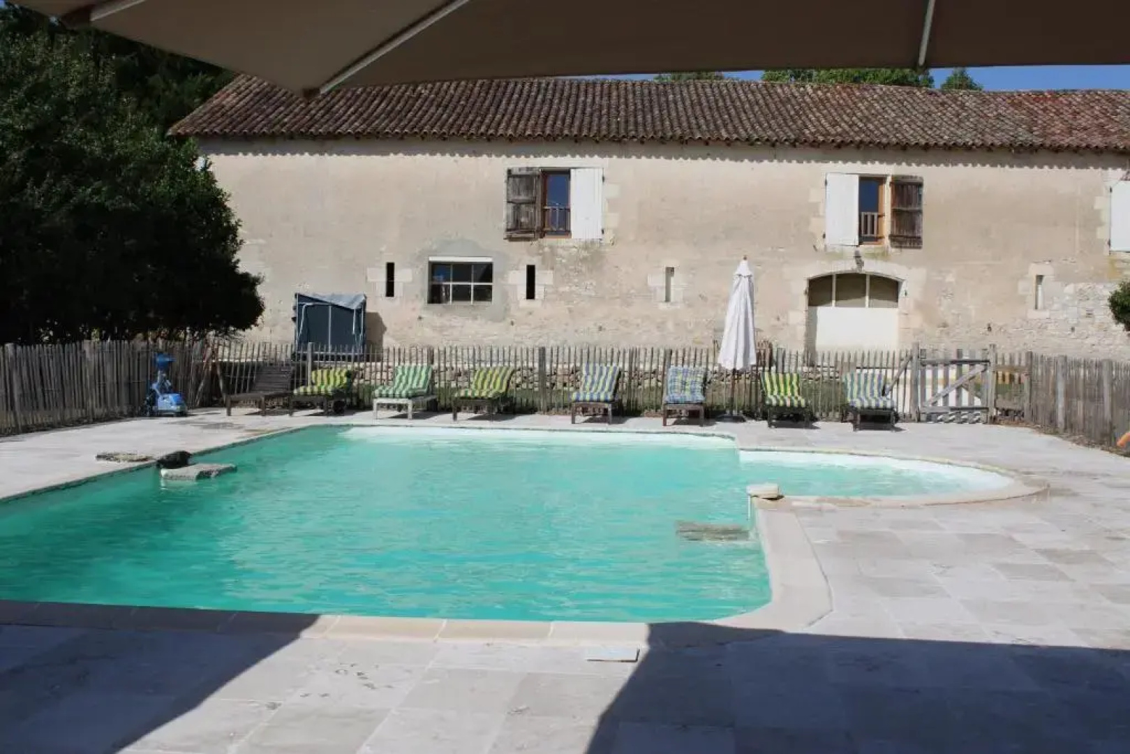 Le Petit Chateau Servanches
