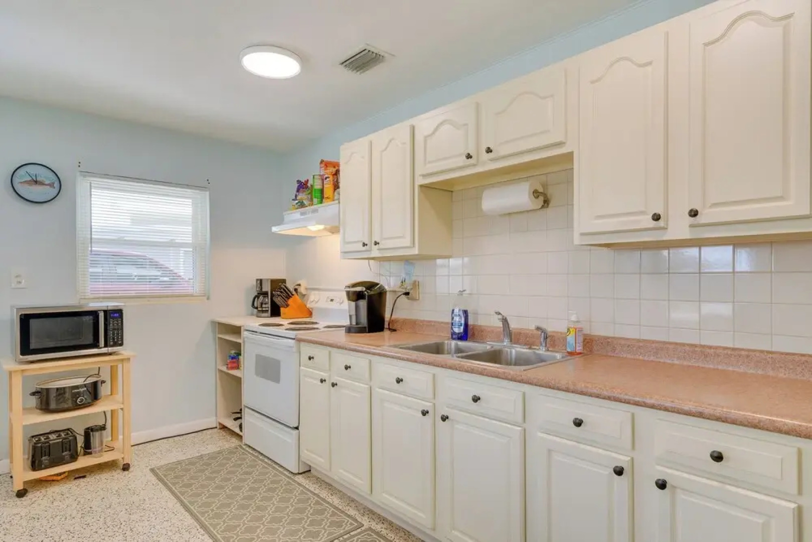 Waterfront Okeechobee Getaway w/ Backyard Dock!