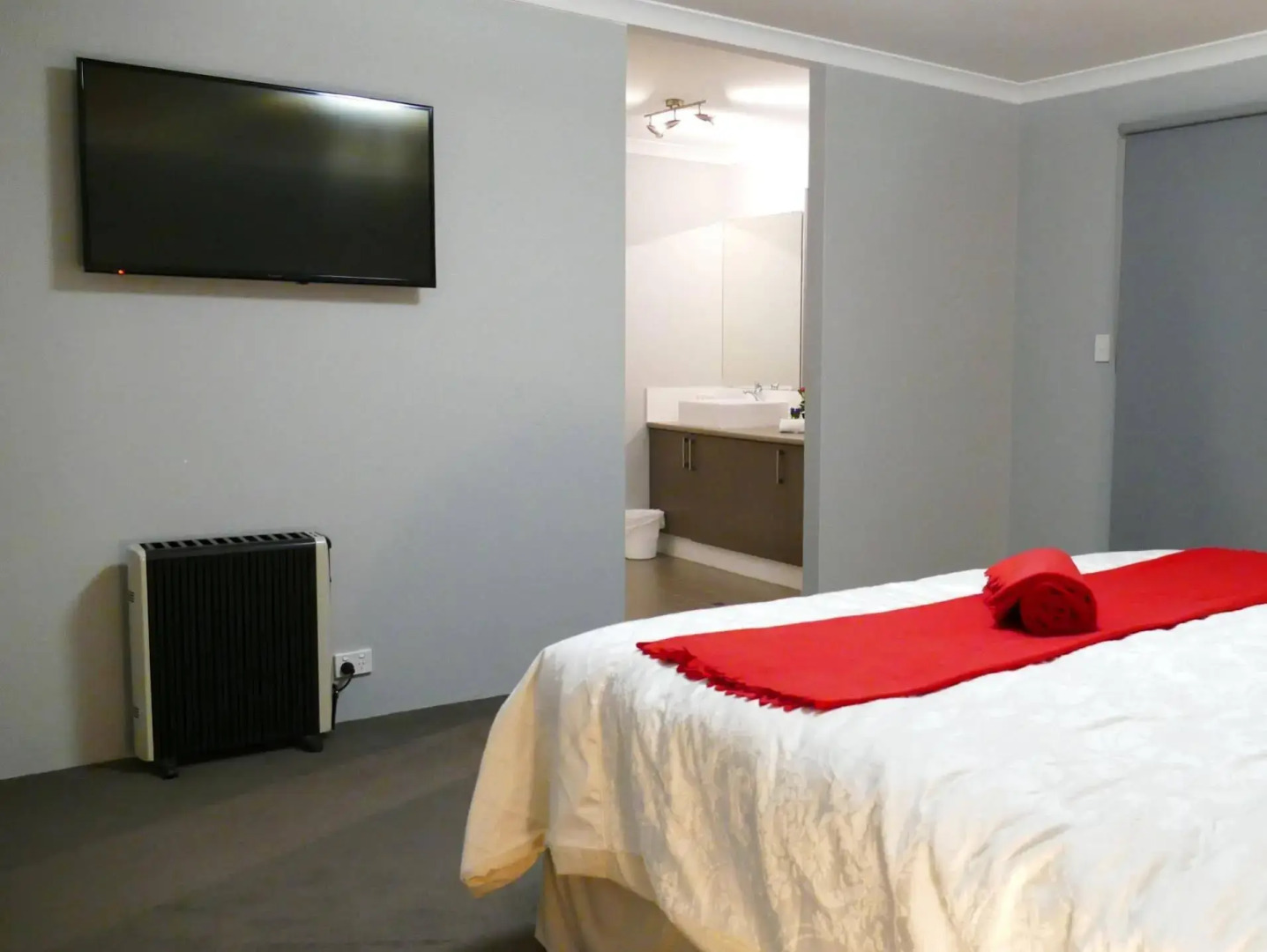 Rainbow Dream House PERTH Holiday Home