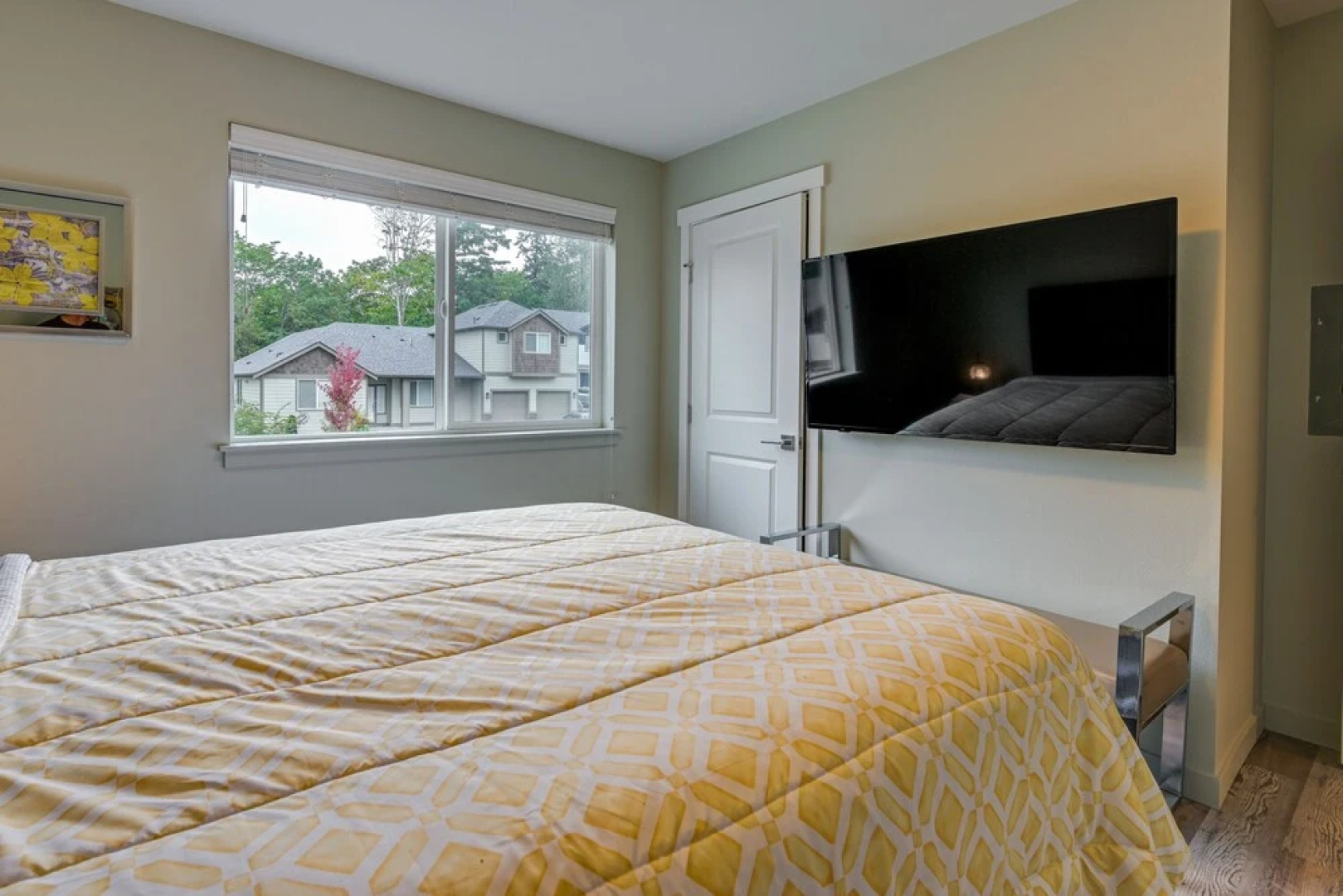 Modern Seatac Gem w/ Fireplace & Smart Tvs!