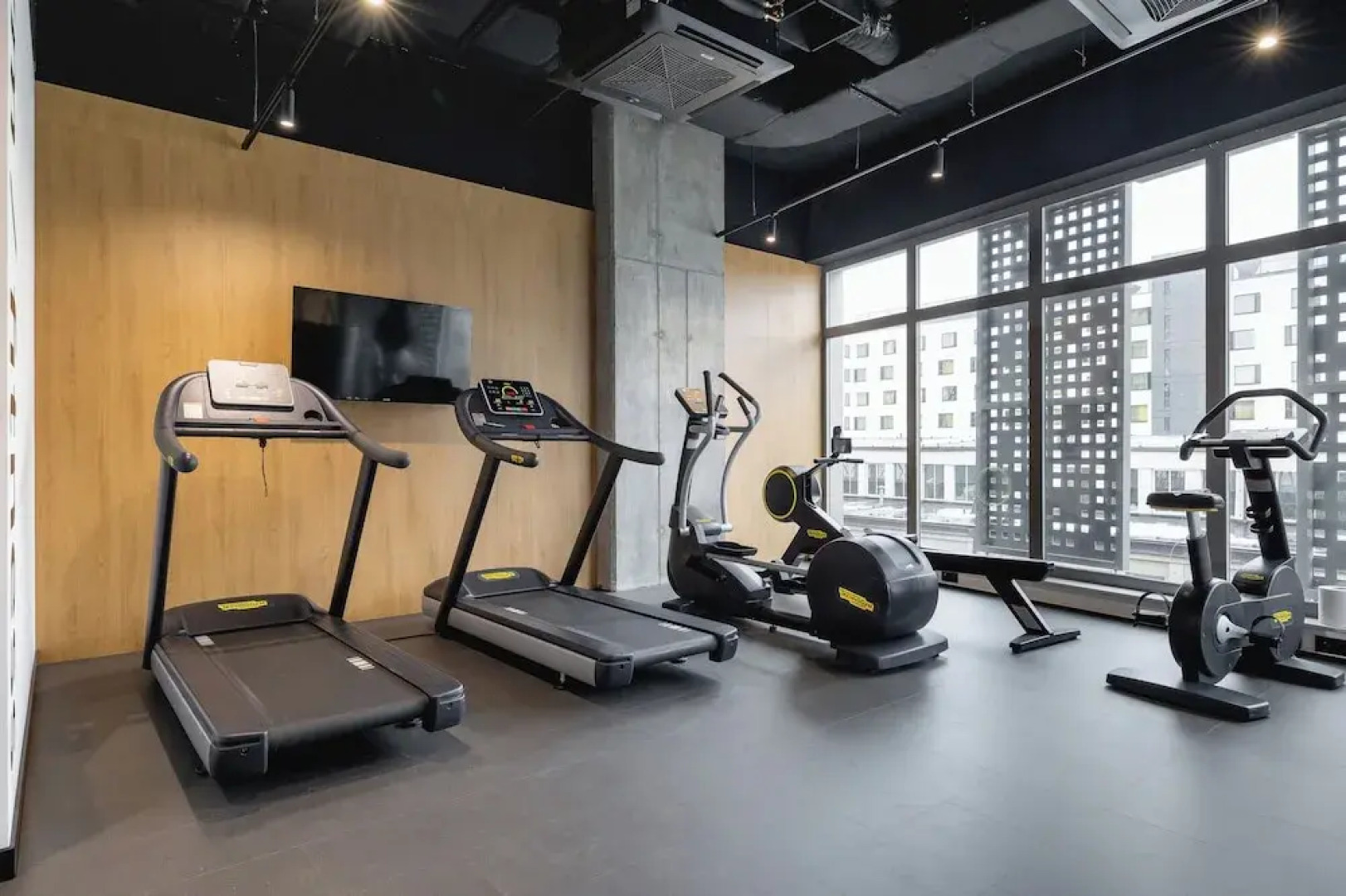 Modern Apartment by Renters