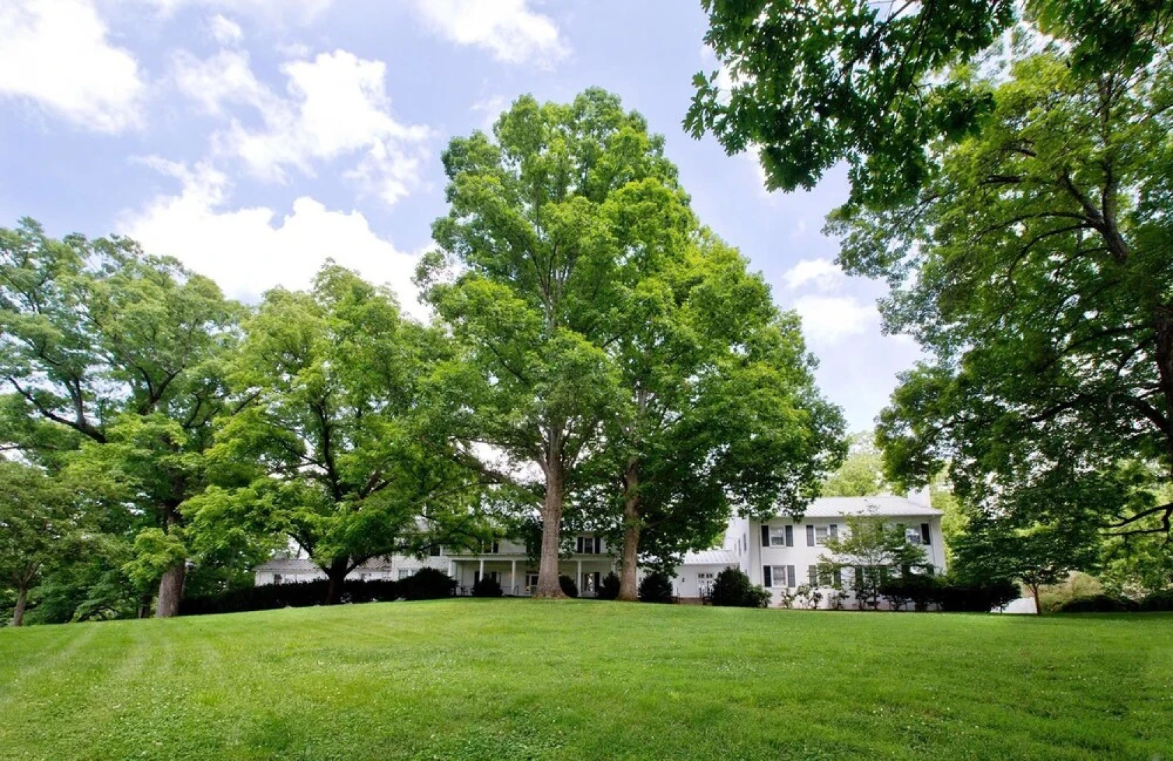 Tanglewood Manor House Bed & Breakfast