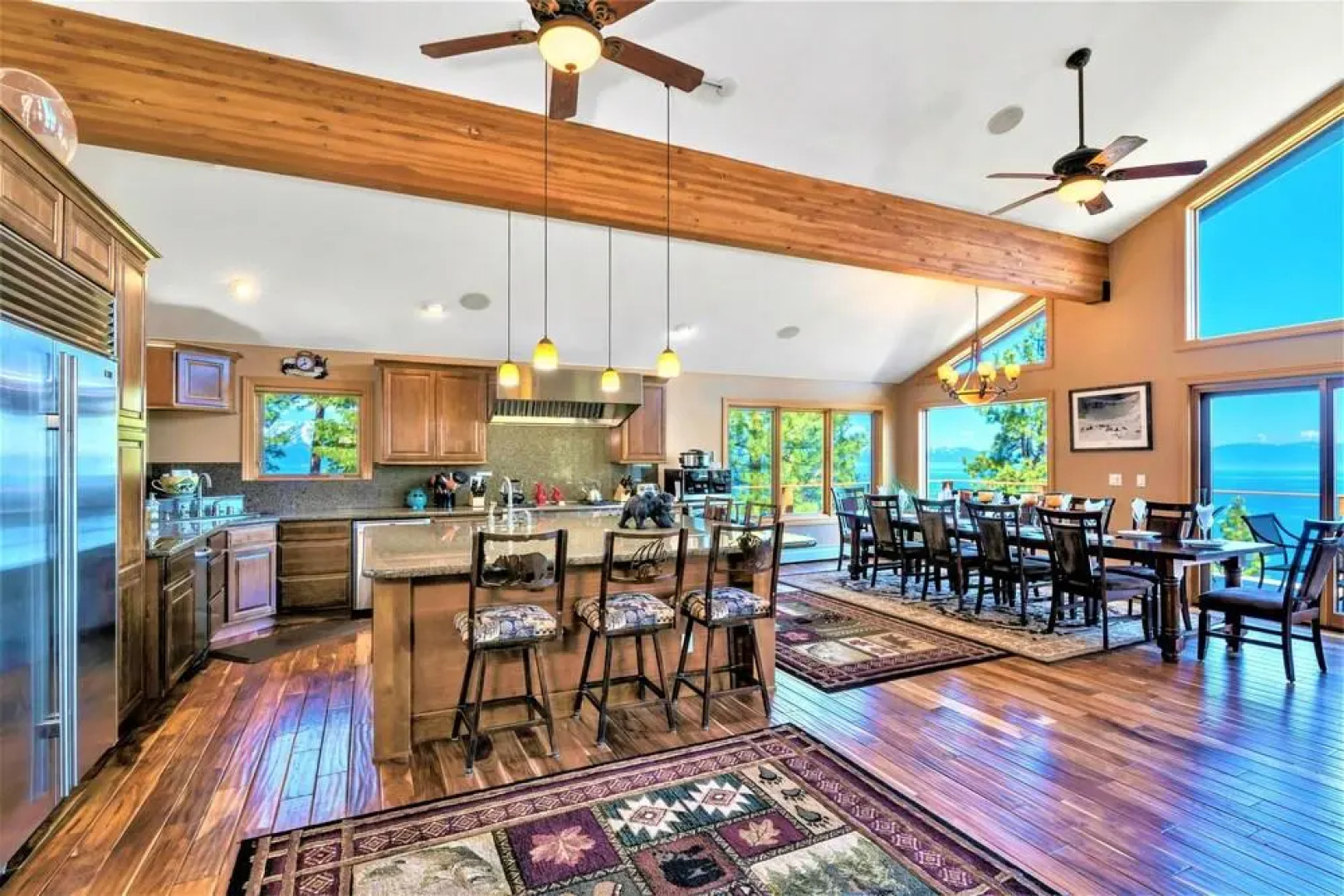 Lx10: Lake View Jewel Estate With Pool Table