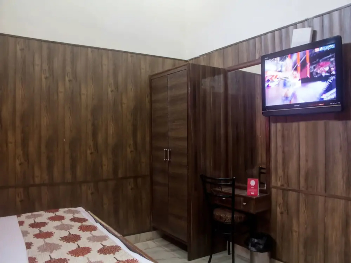 Hotel Golden Woods by OYO Rooms