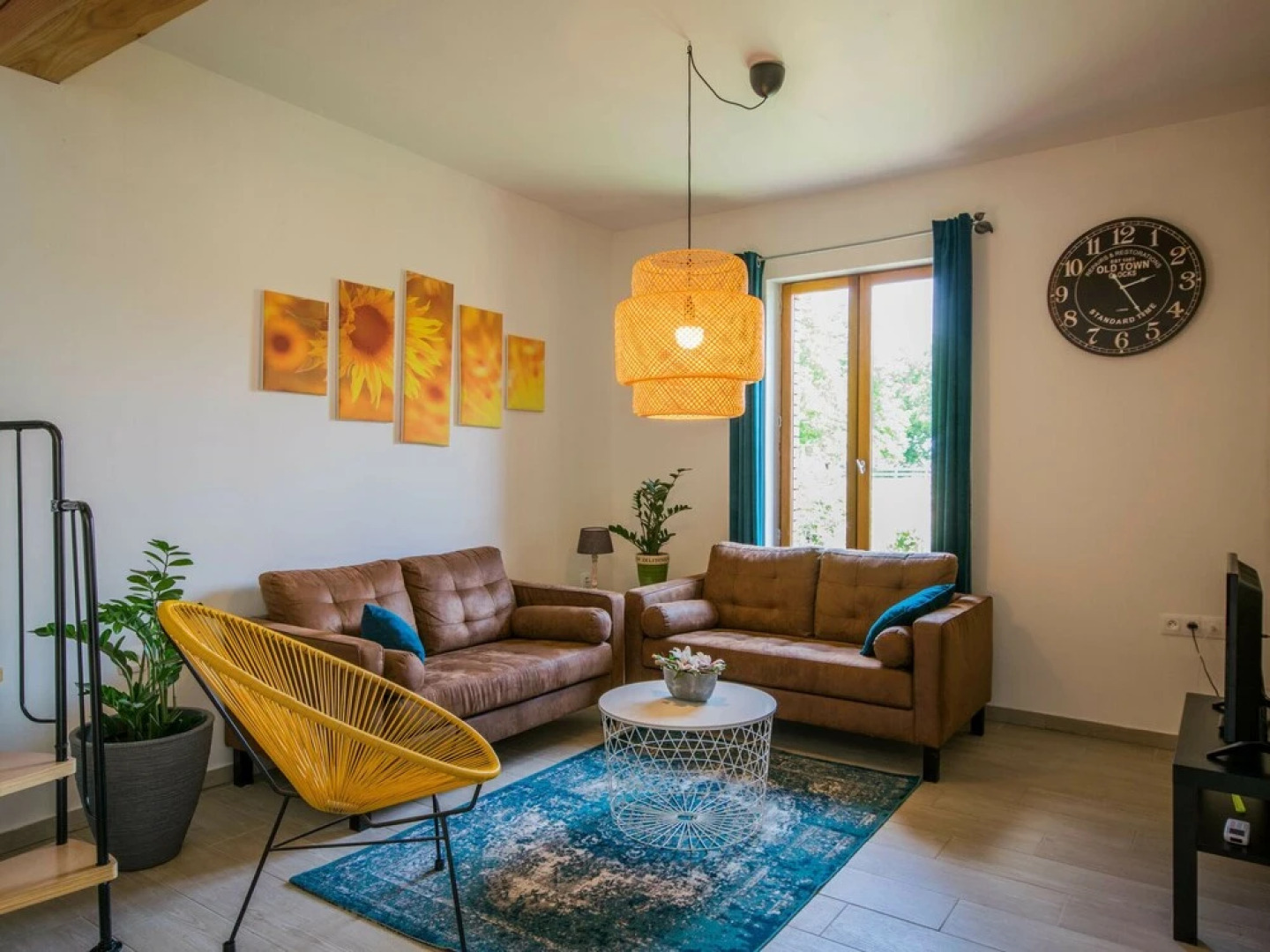 Elegant Mansion With Swimming Pool, Terrace, Sun-loungers