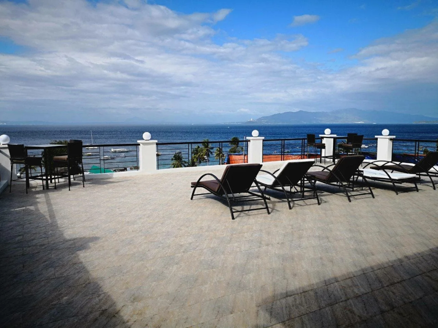 Manarra Seaview Resort