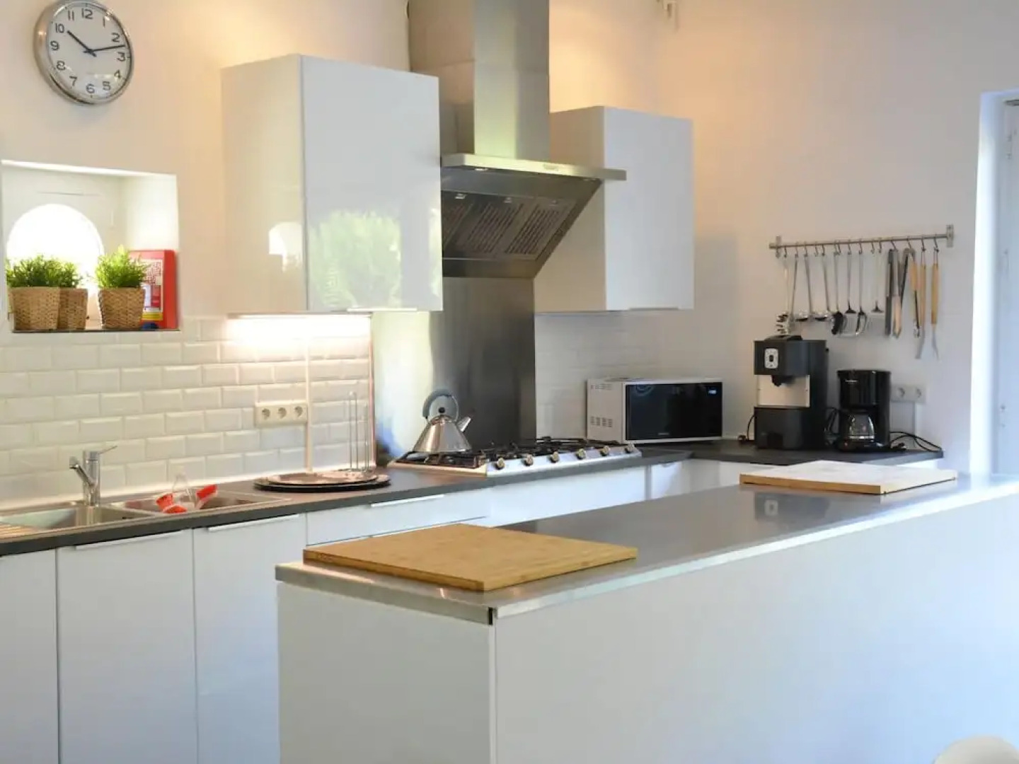 Family Retreat, Forested Anhee