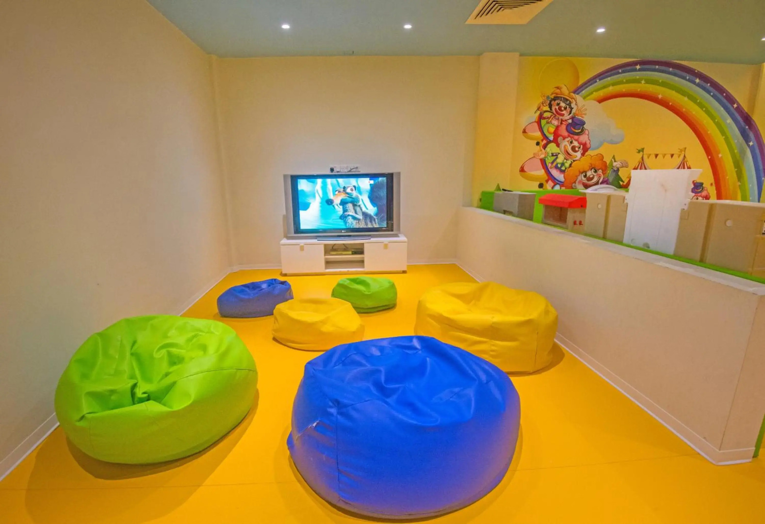 Adams Beach Hotel & Spa