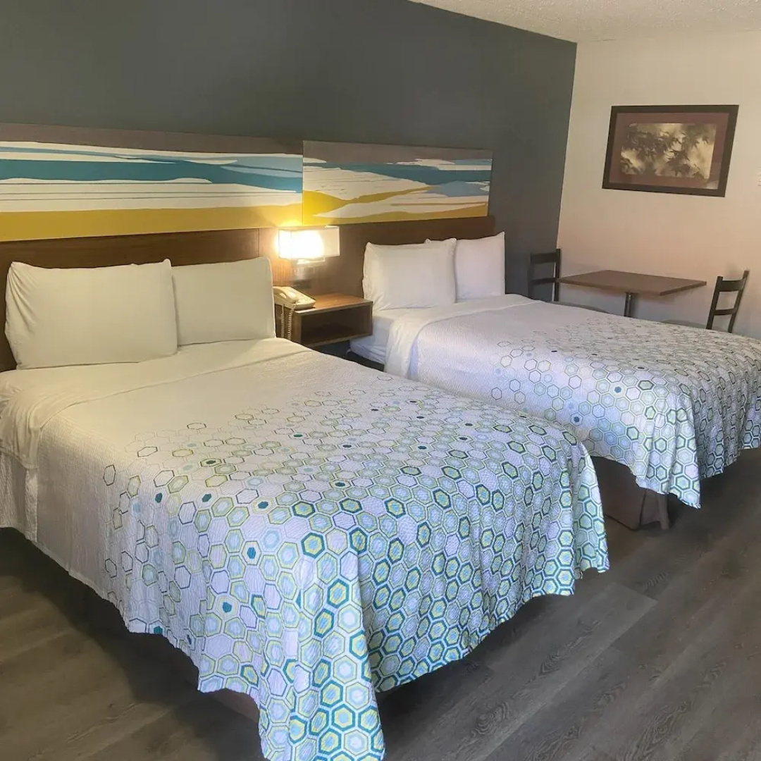 HomeTowne Studios by Red Roof Buffalo - Niagara Airport