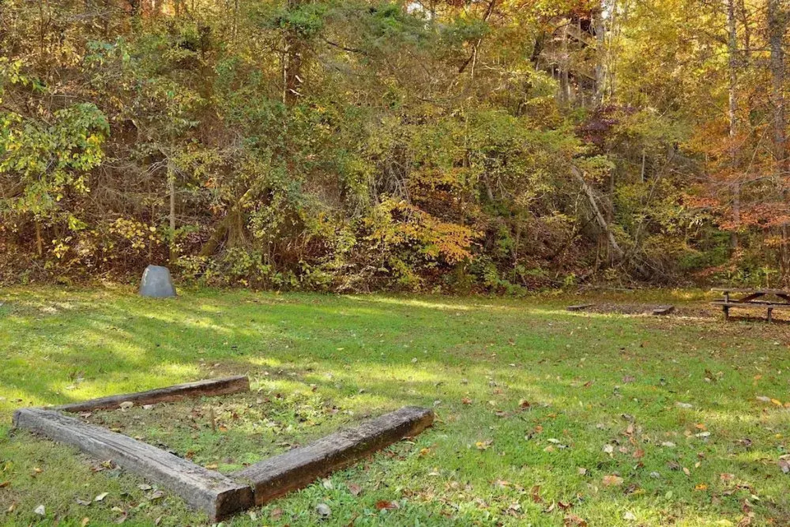 Smoky Mountain Getaway 5 Br cabin by RedAwning