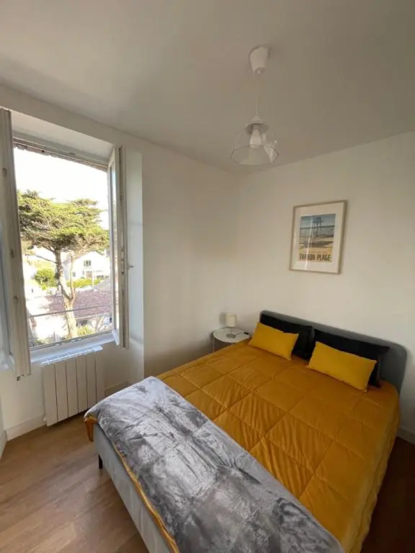 Appartement rénové dans villa d'exception face à la mer