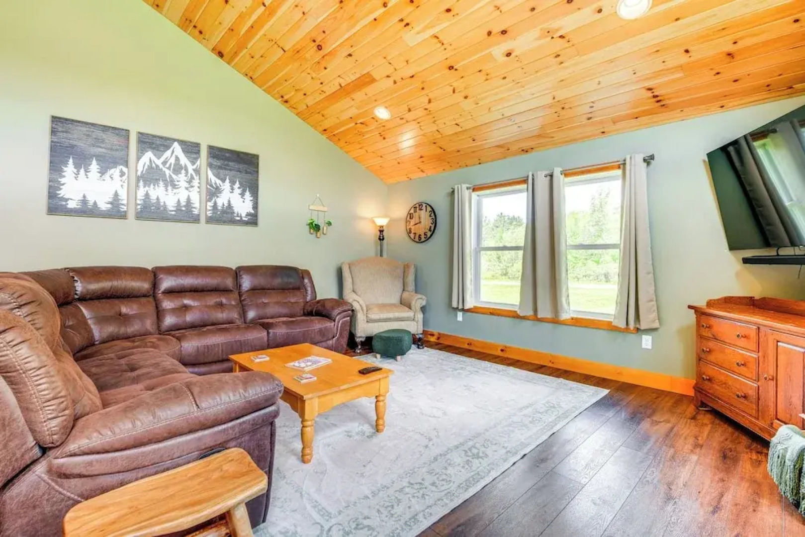 Mtn-view Home 6 Mi to Jay Peak Resort: Fish & Hike